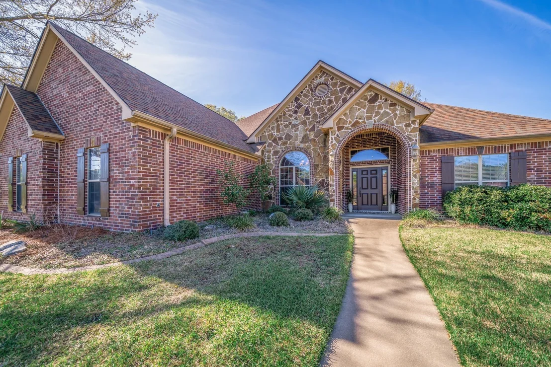 Photo of 104 Glen Rose Trail