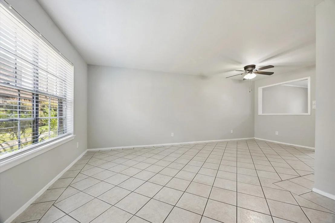 Photo of Unit 607 at 9303 Hammerly Boulevard