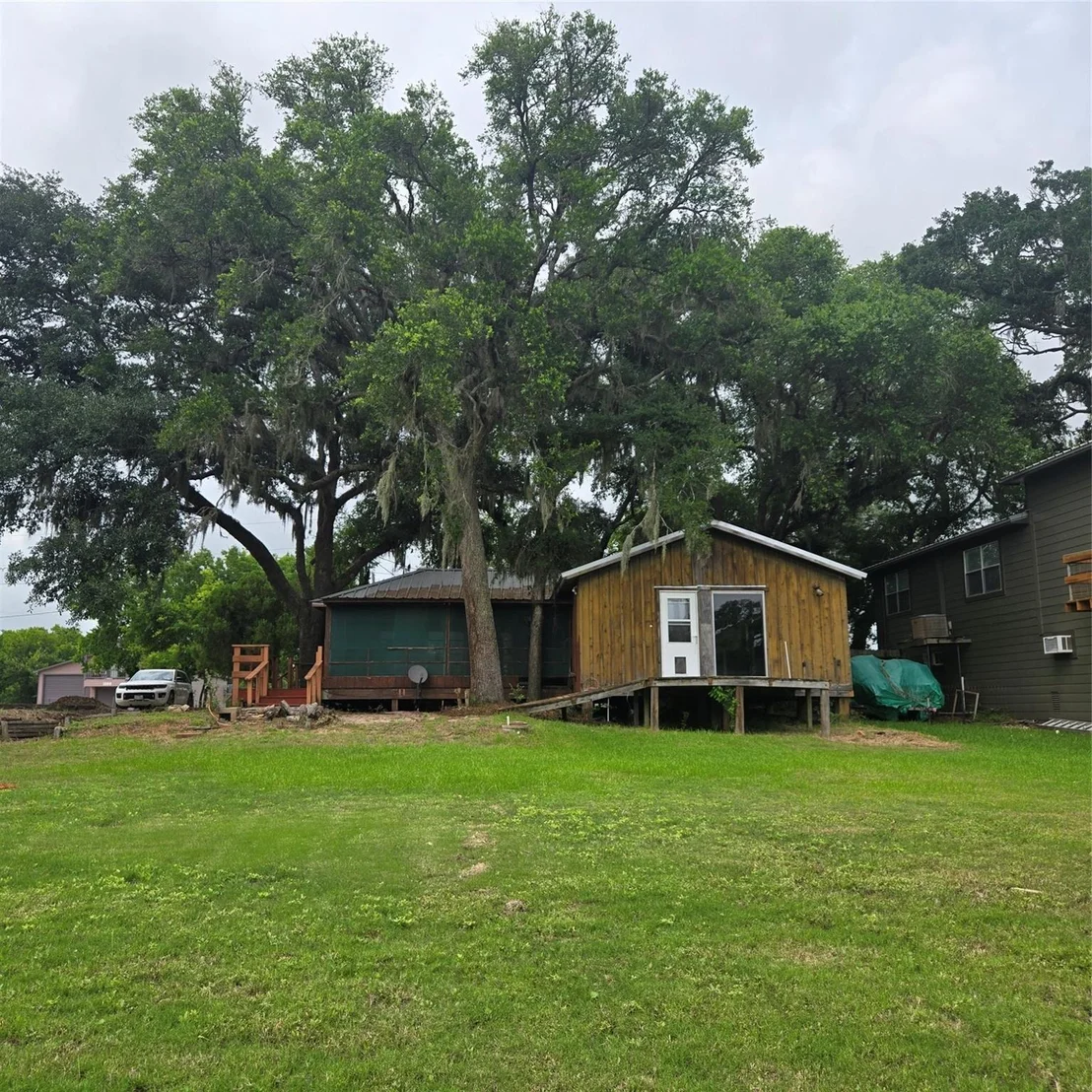 Photo of 1471 Private Road 652