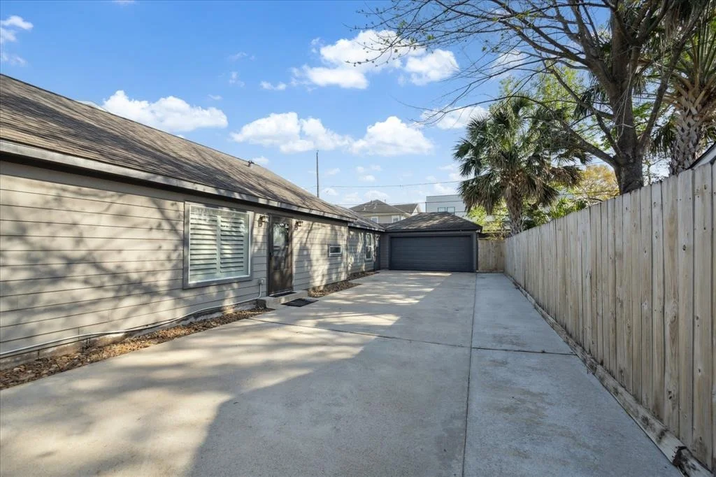 Photo of 1501 Ebony Lane