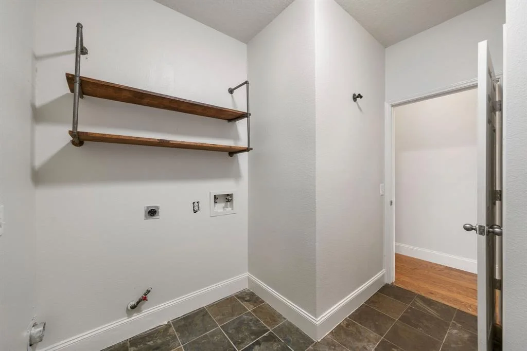 Photo of 11111 Hillside Glen Trail