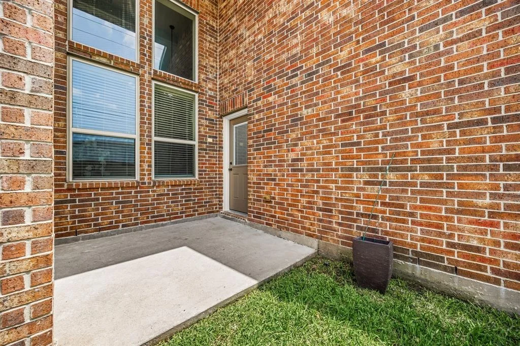 Photo of 6110 Nicholas Lane