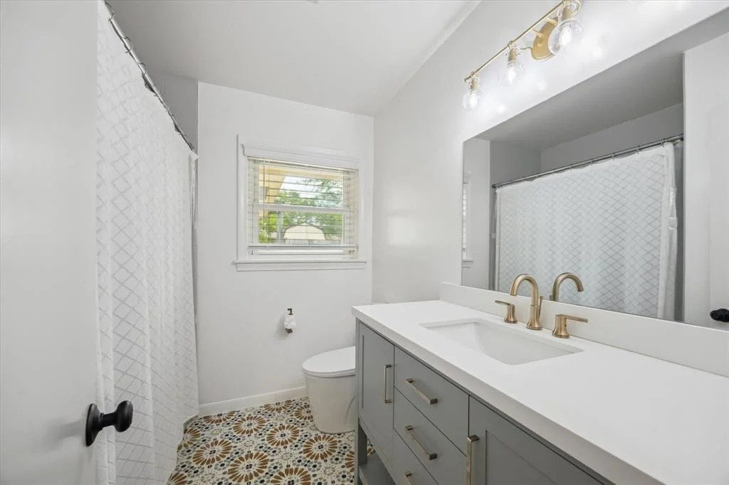 Photo of 918 Stonecrest Drive