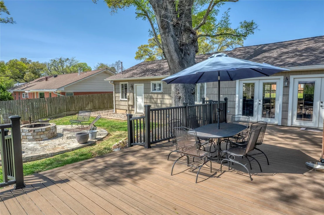 Photo of 700 Peachtree Drive