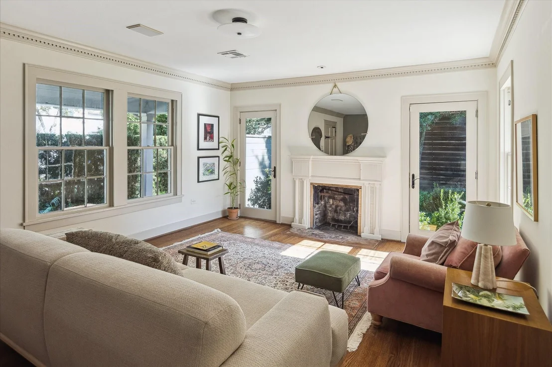 Photo of 1807 Albans Road