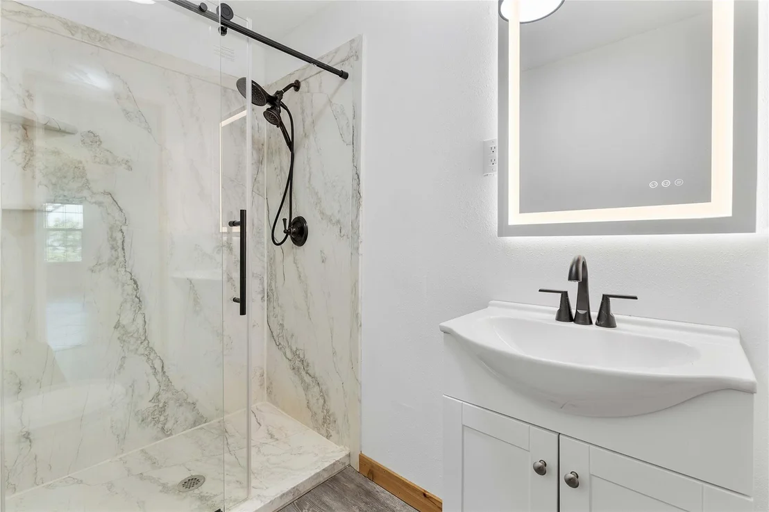 Photo of 3843 Simon Road
