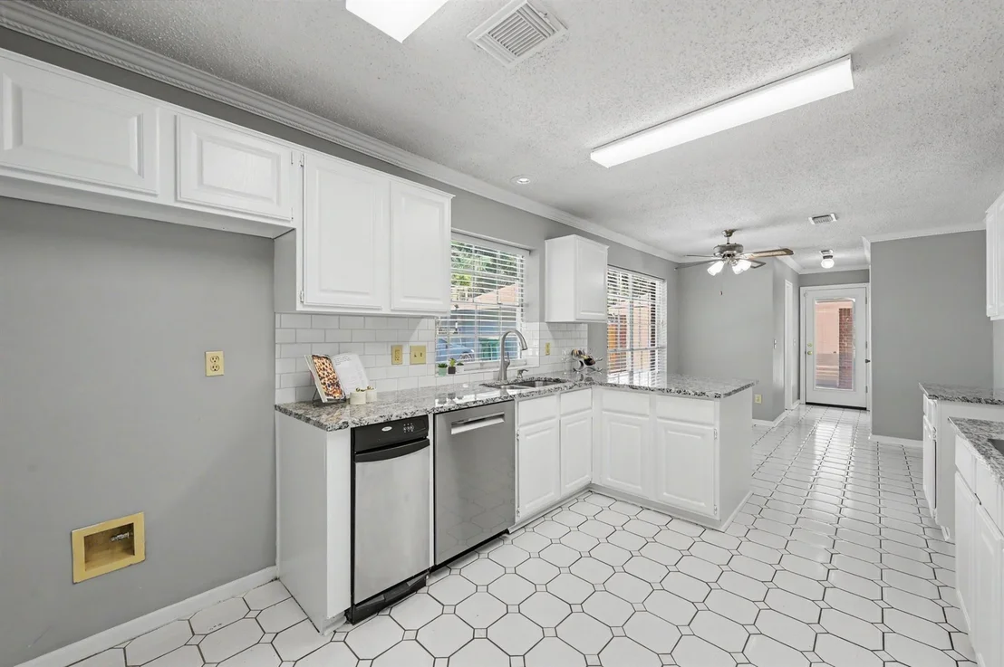 Photo of 80 Eagle Rock Circle