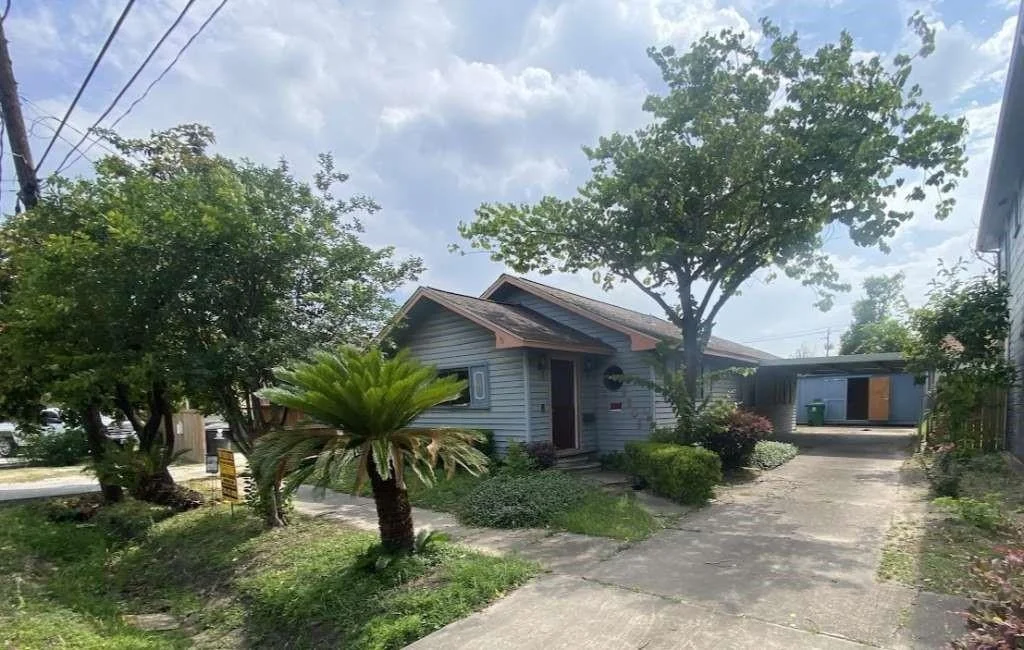 Photo of 2306 Davis Street