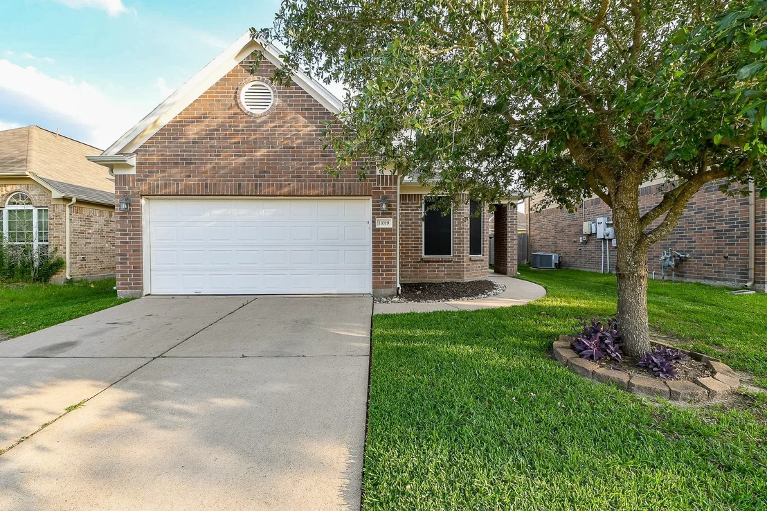 Photo of 11019 Chestnut Path Way
