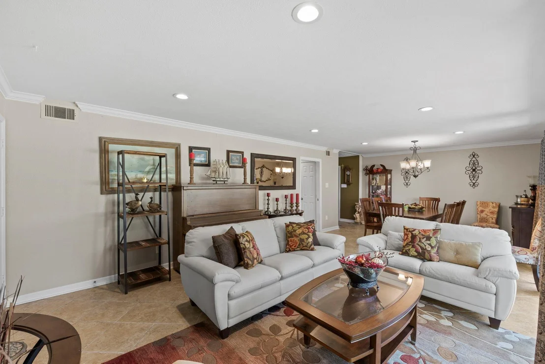 Photo of 707 Scenic Drive