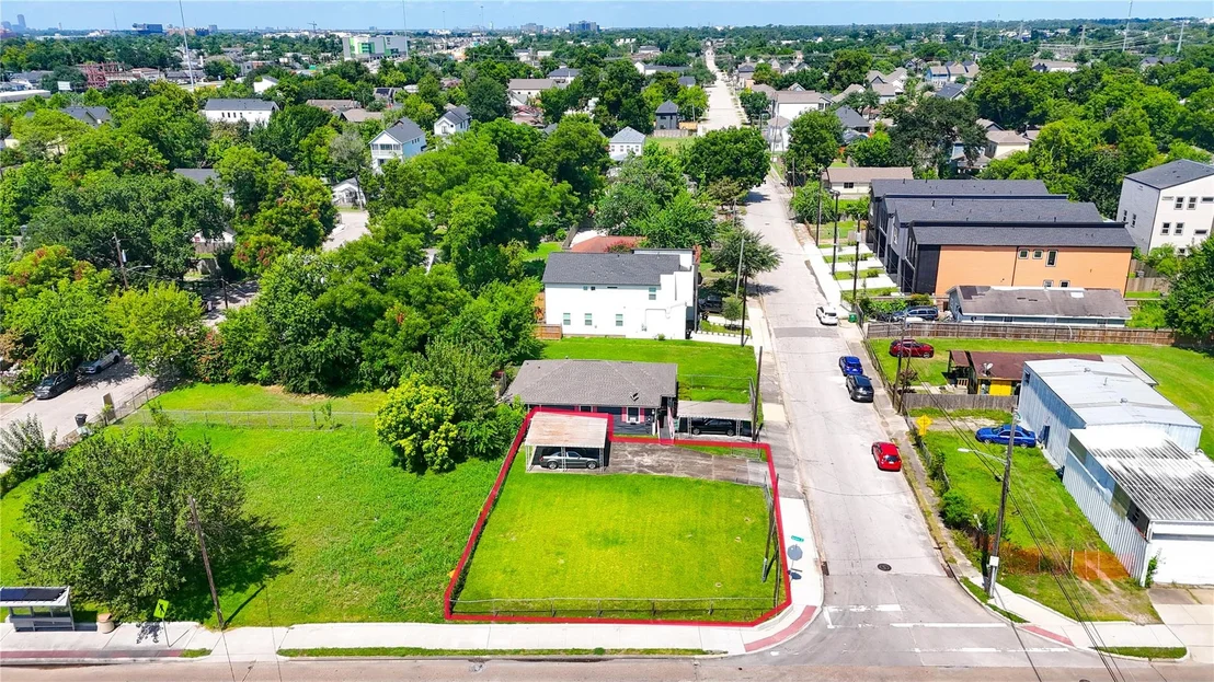 Photo of 3227 Airline Drive