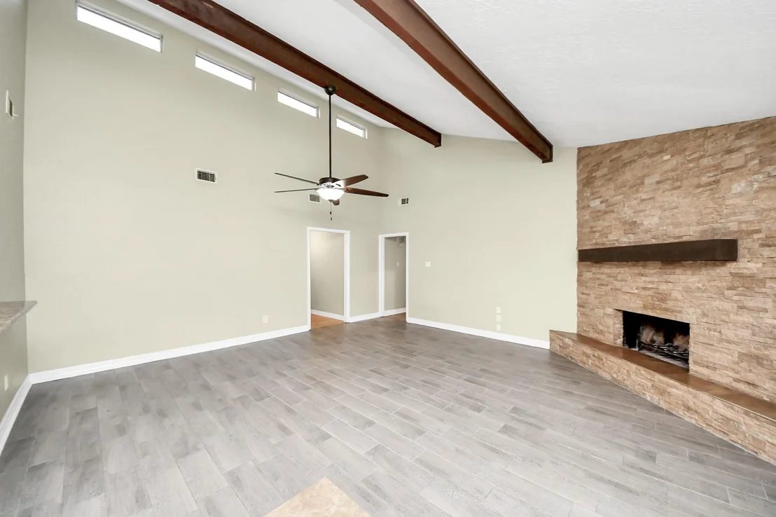 Photo of 1104 N Heron Drive