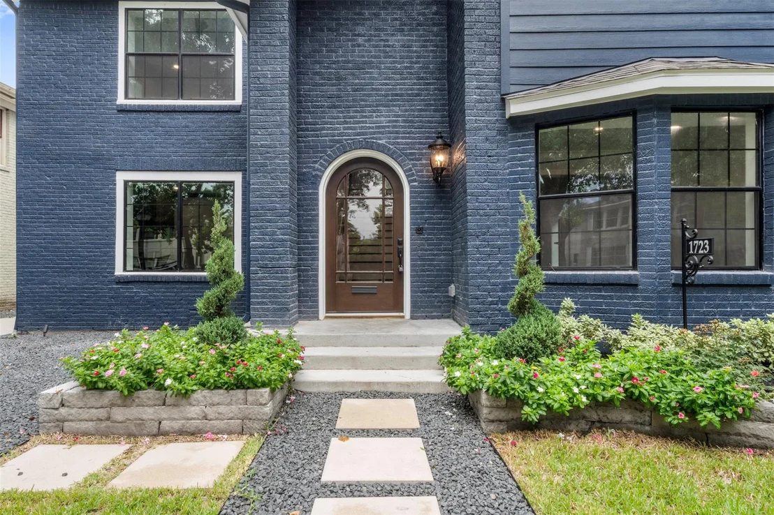 Photo of 1723 Albans Road