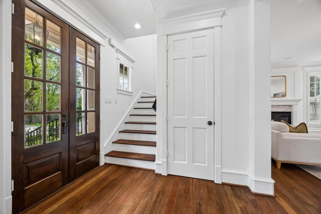 Photo of 705 W 9th Street