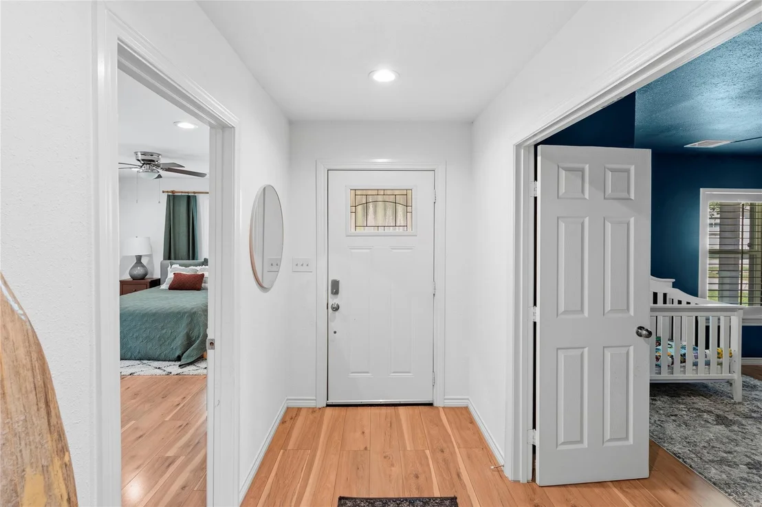 Photo of 102 Enchanted Oaks Court
