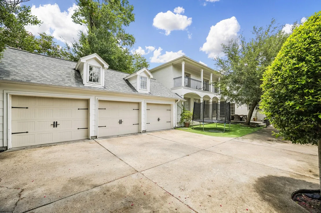 Photo of 3214 Sunset Boulevard