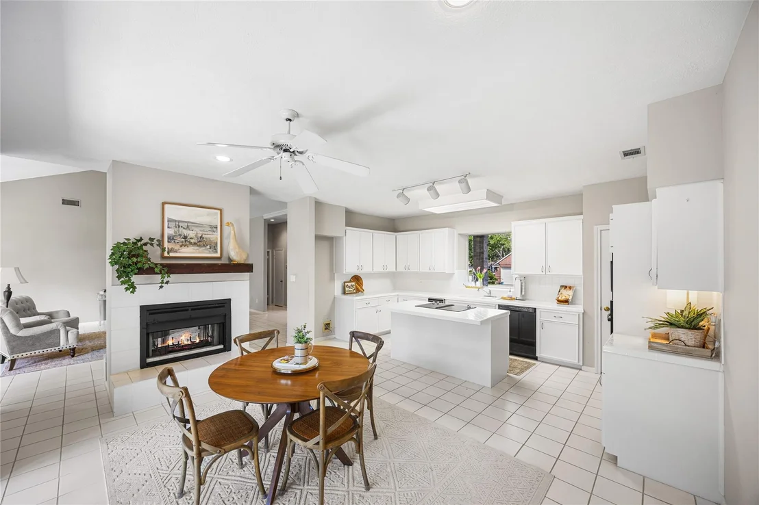 Photo of 11918 Thoreau Drive