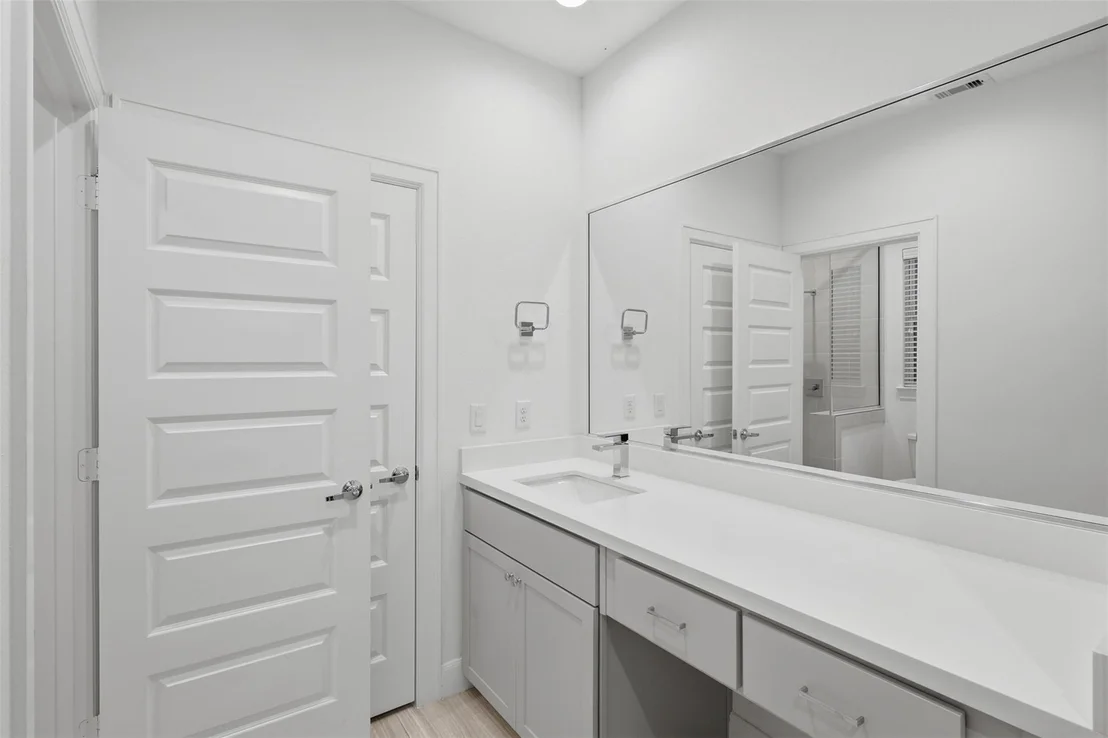 Photo of 2709 Clinton Drive