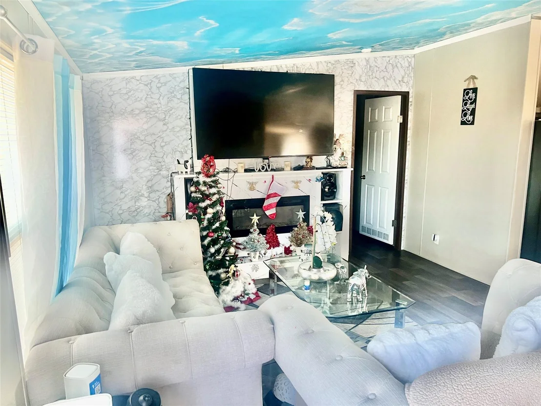 Photo of 1160 Road 5701