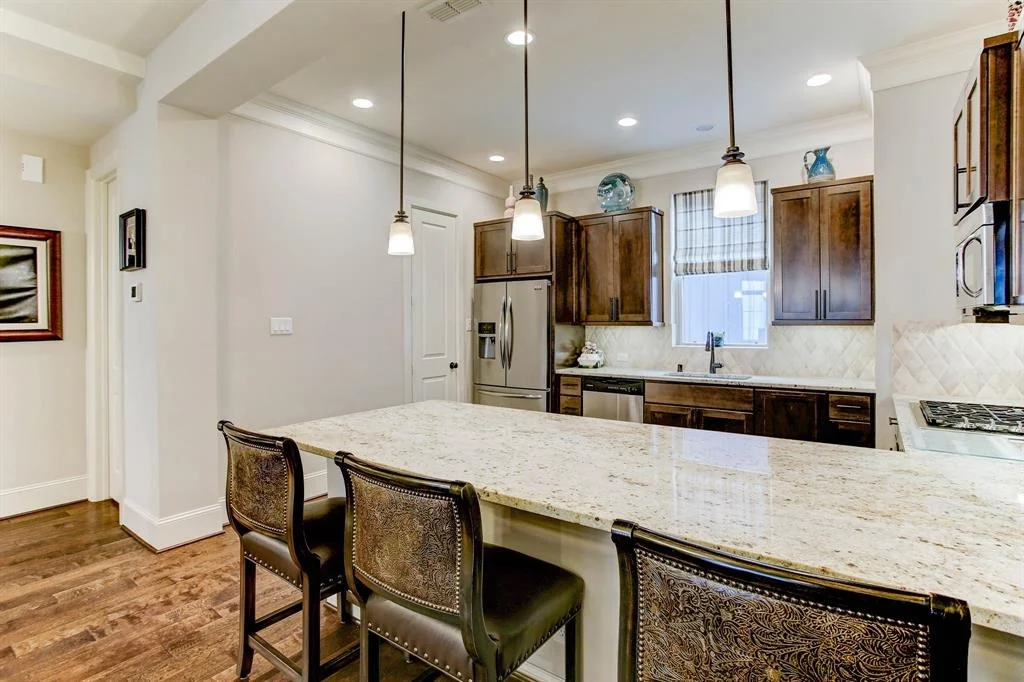 Photo of 710 N Shepherd Drive