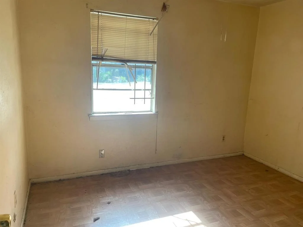 Photo of 7883 Hamlet Street