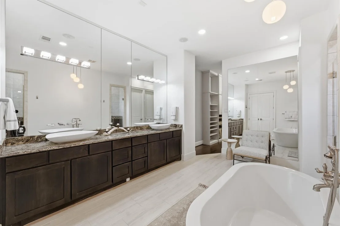 Photo of 63 W Loftwood Circle
