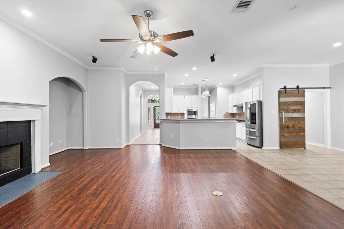 Photo of 24923 Pikecrest Drive