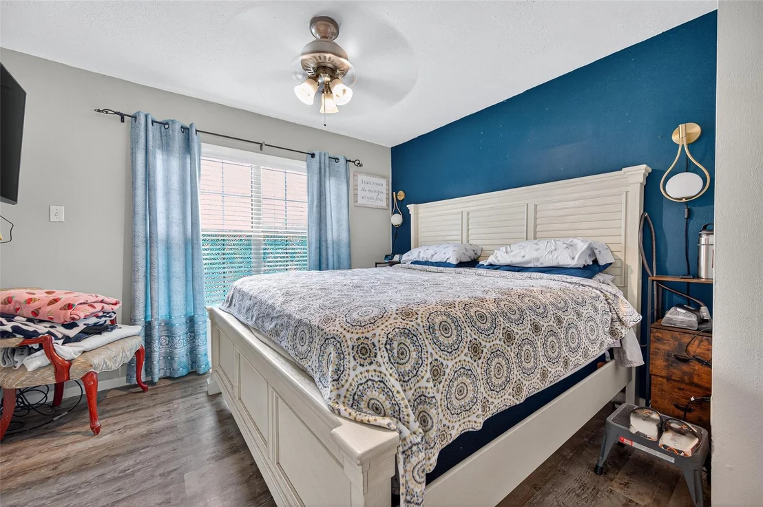 Photo of 702 Churchill Drive