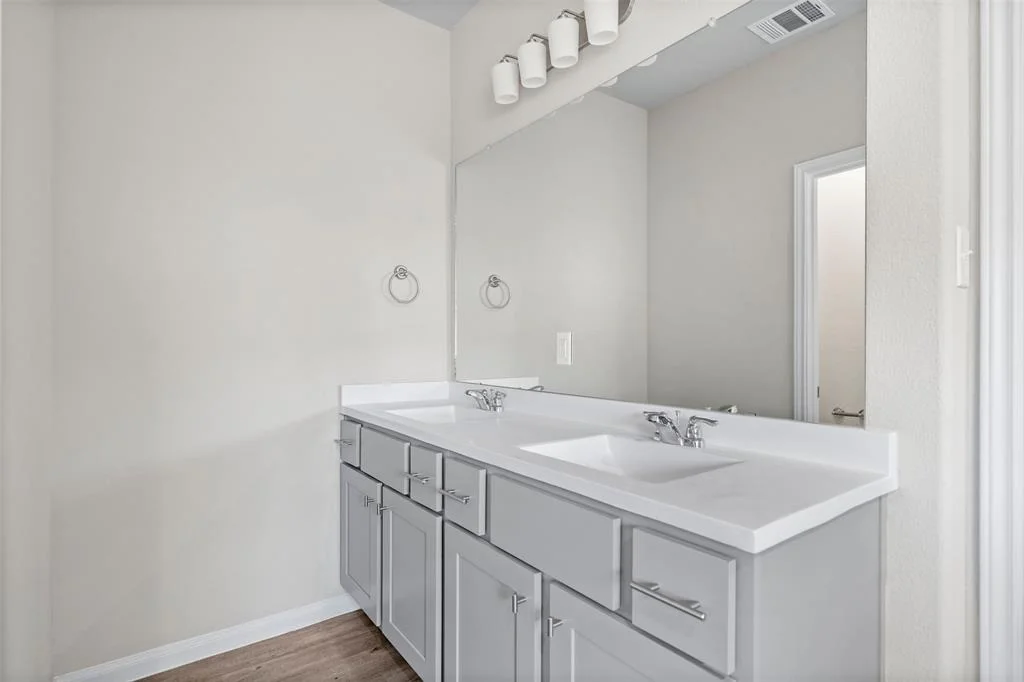 Photo of 204 Emerald Thicket Lane