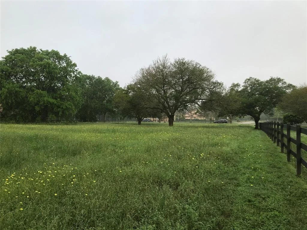 Photo of 5518 Harris Woods Trace