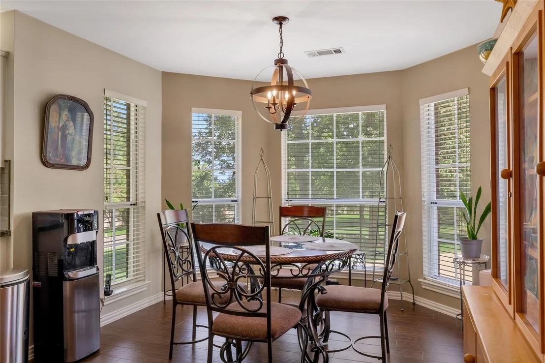 Photo of 220 Lake Oaks Boulevard