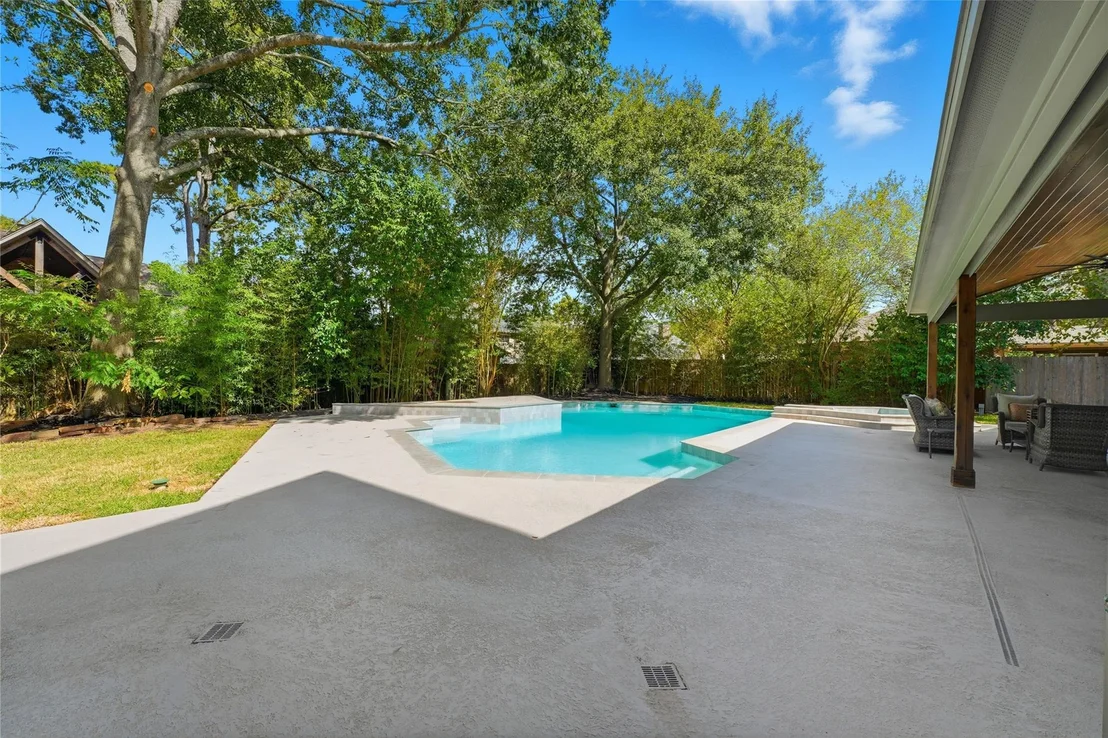 Photo of 4907 Pine Garden Drive E