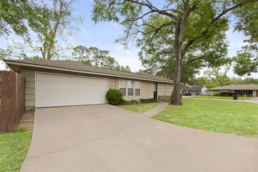 Photo of 2122 Althea Drive