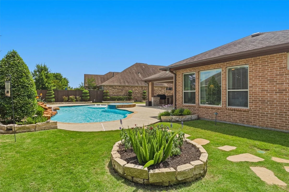 Photo of 6710 Pioneer Trail