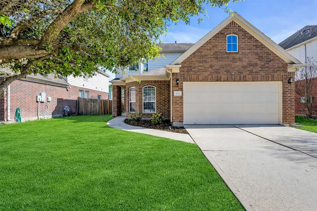 Photo of 5026 Forest Hurst Drive