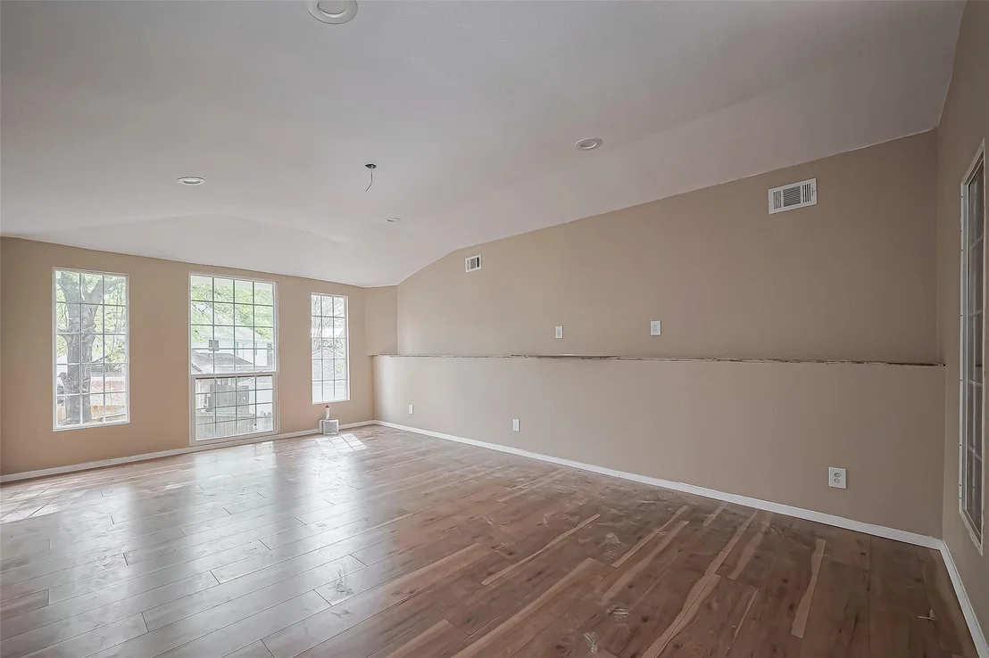 Photo of 811 Loire Lane