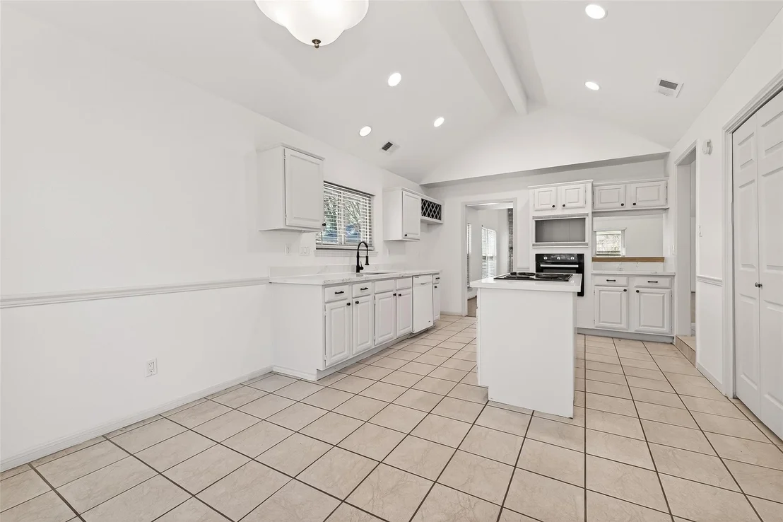 Photo of 15411 Lago Villa Drive