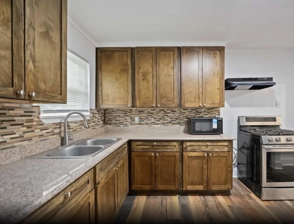 Photo of 6043 Lyndhurst Drive