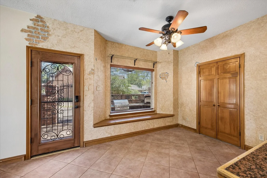 Photo of 1835 Raintree Circle