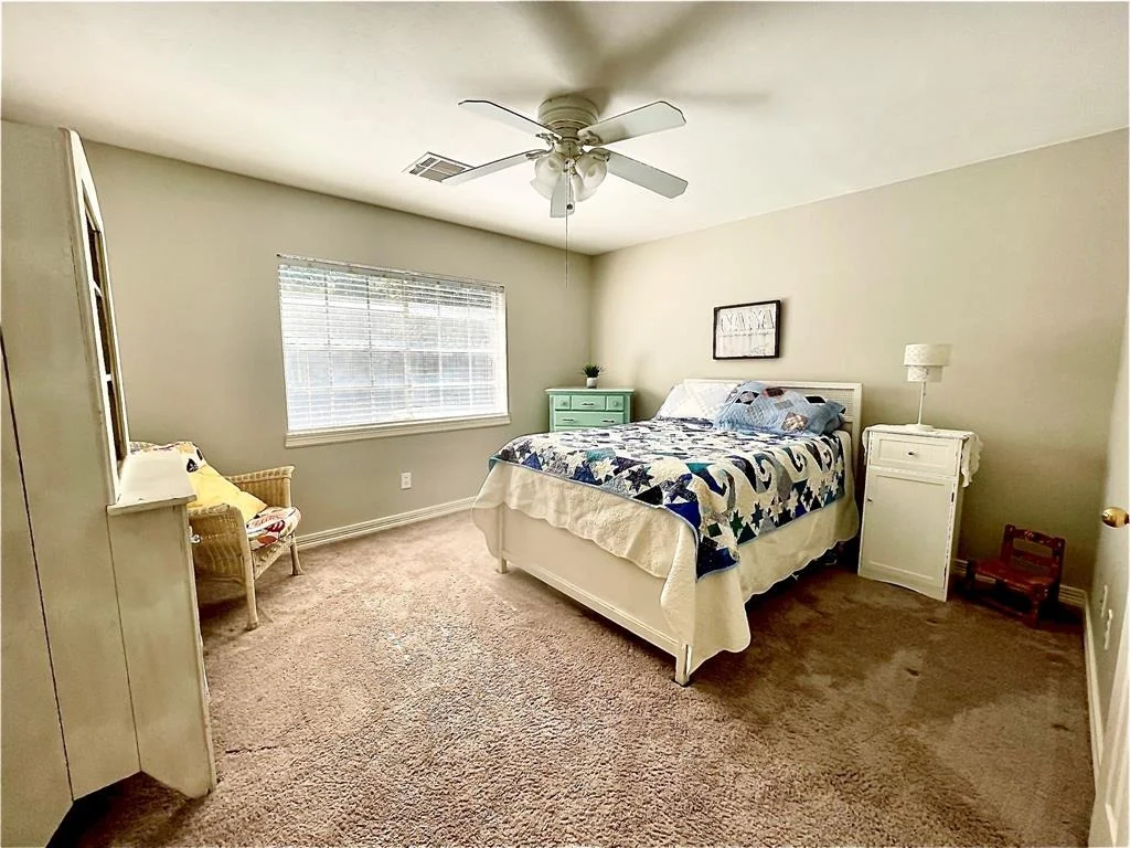 Photo of 1934 Hillgreen Drive