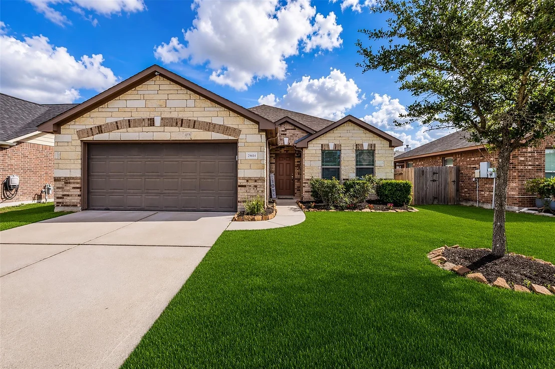 Photo of 28614 Lockeridge Farms Drive