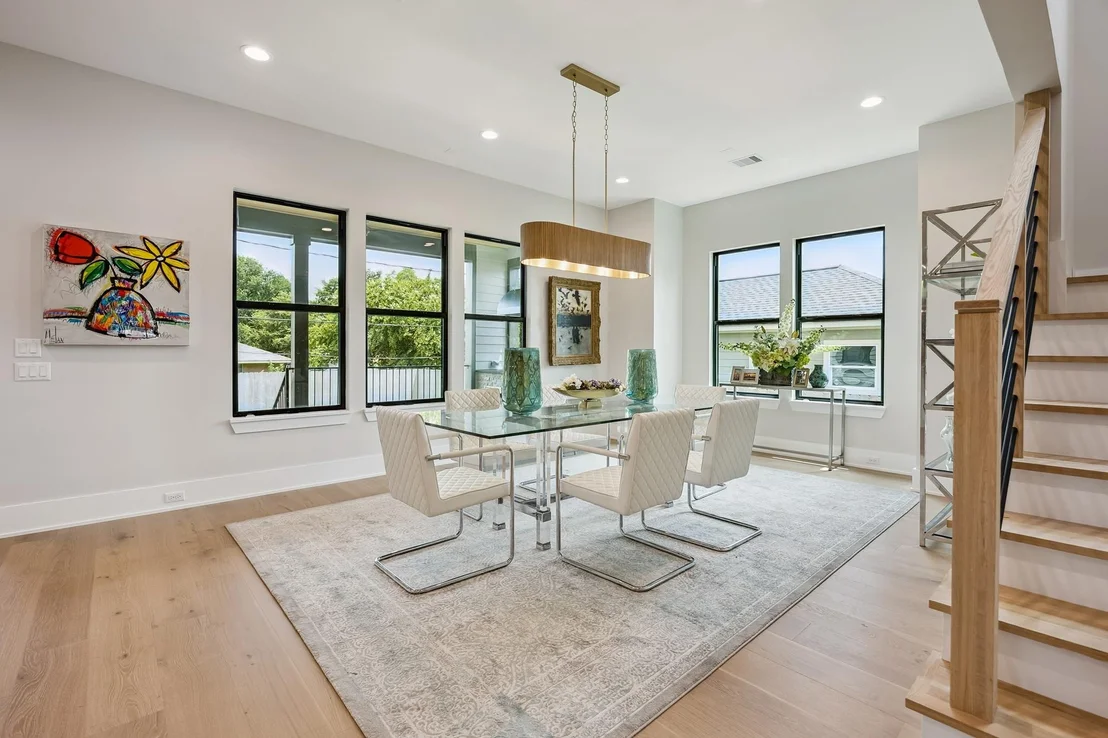 Photo of 2214 Chantilly Lane