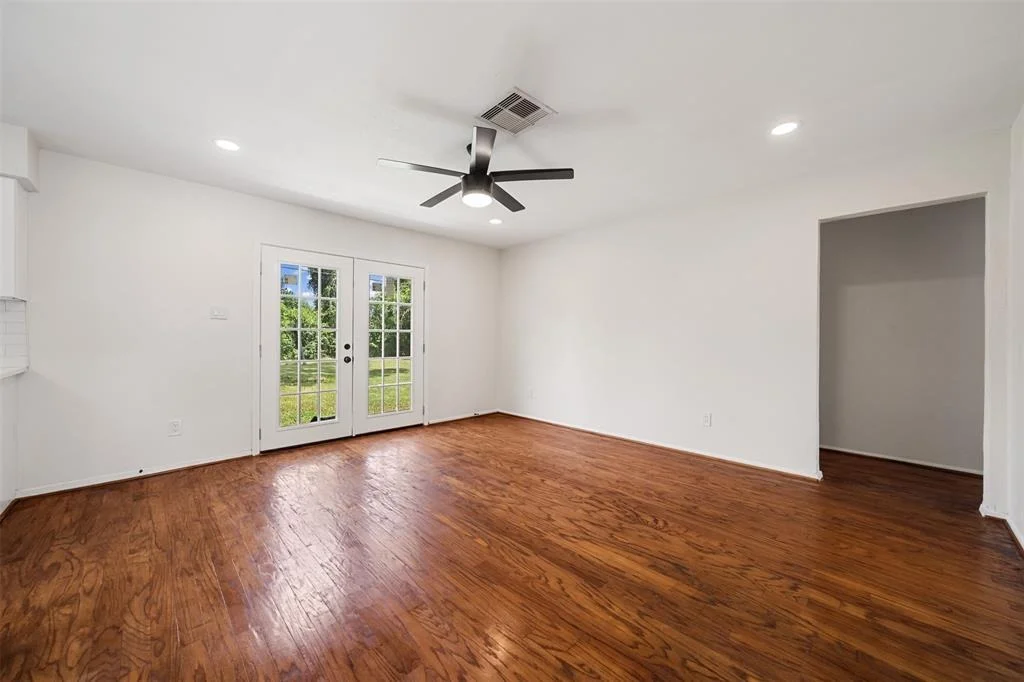 Photo of 15027 Bathurst Drive