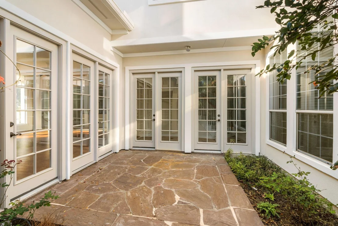 Photo of 187 E Lansdowne Circle