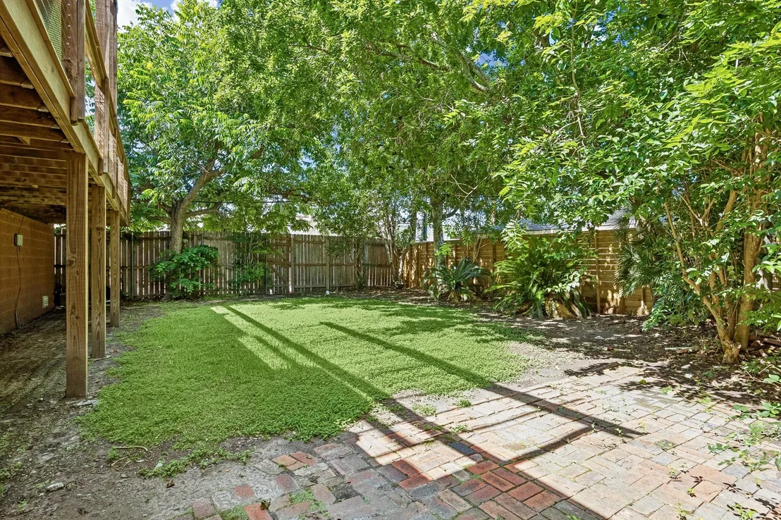 Photo of 9703 Oasis Drive