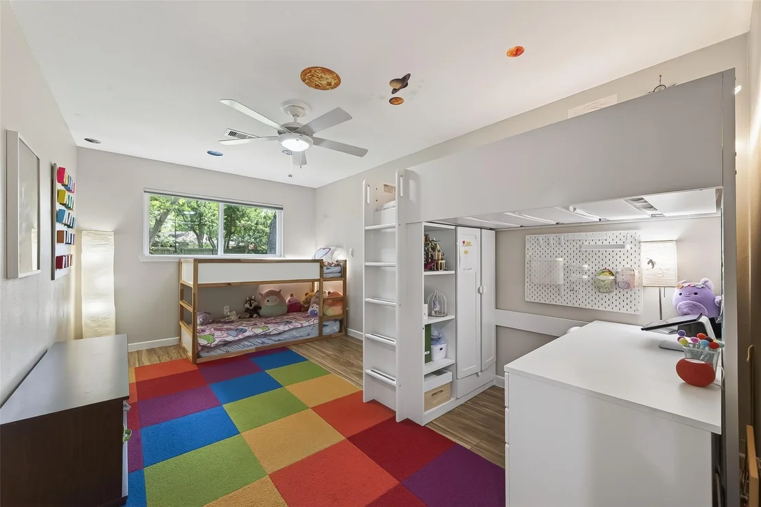 Photo of 5715 Claridge Drive