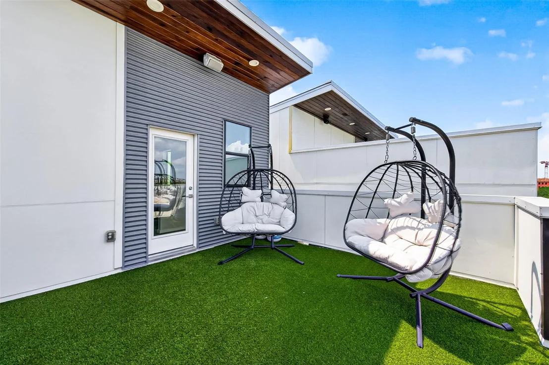 Photo of 607 Memorial Heights Drive