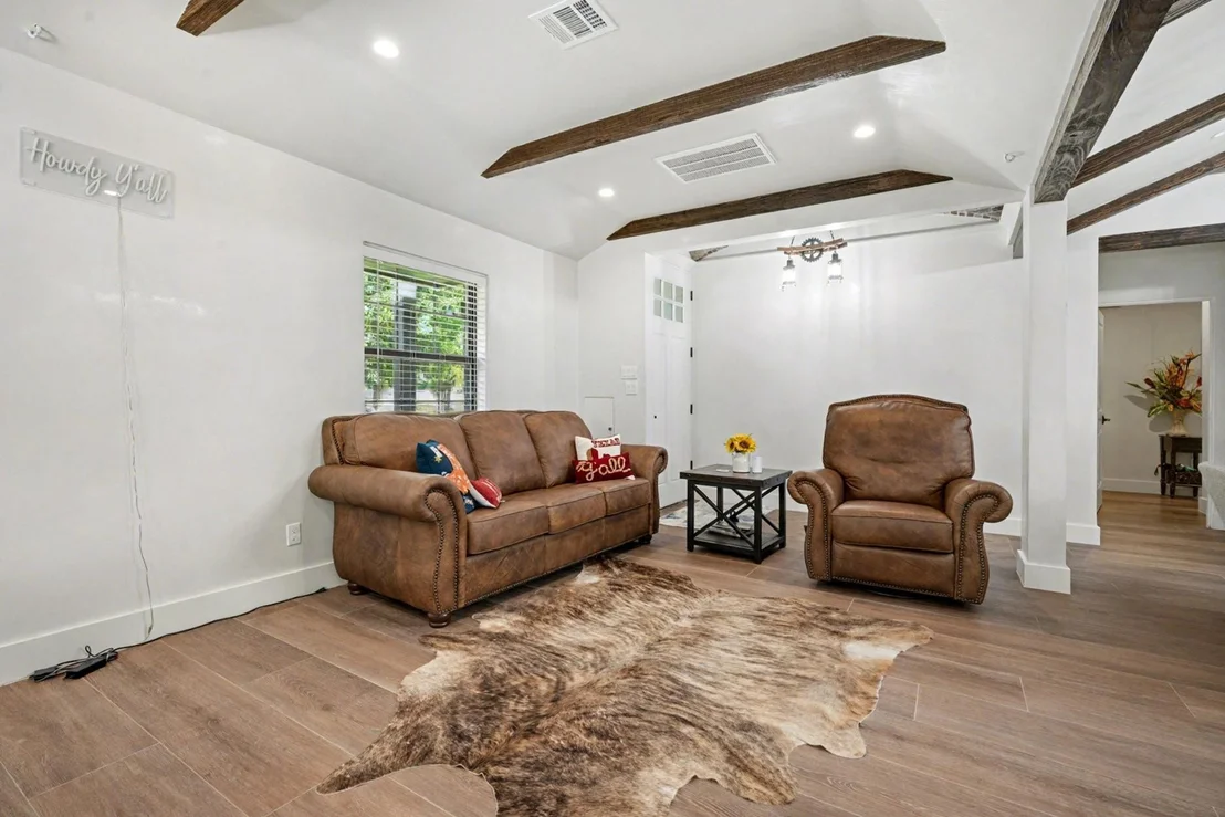 Photo of 8515 Edgemoor Drive