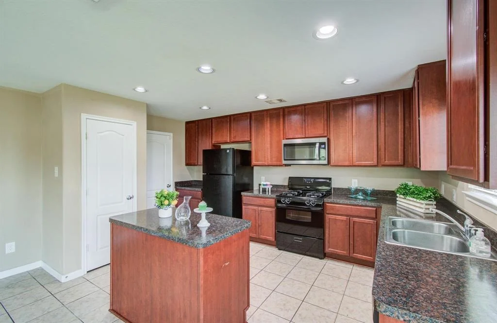 Photo of 810 Ellerton Lane