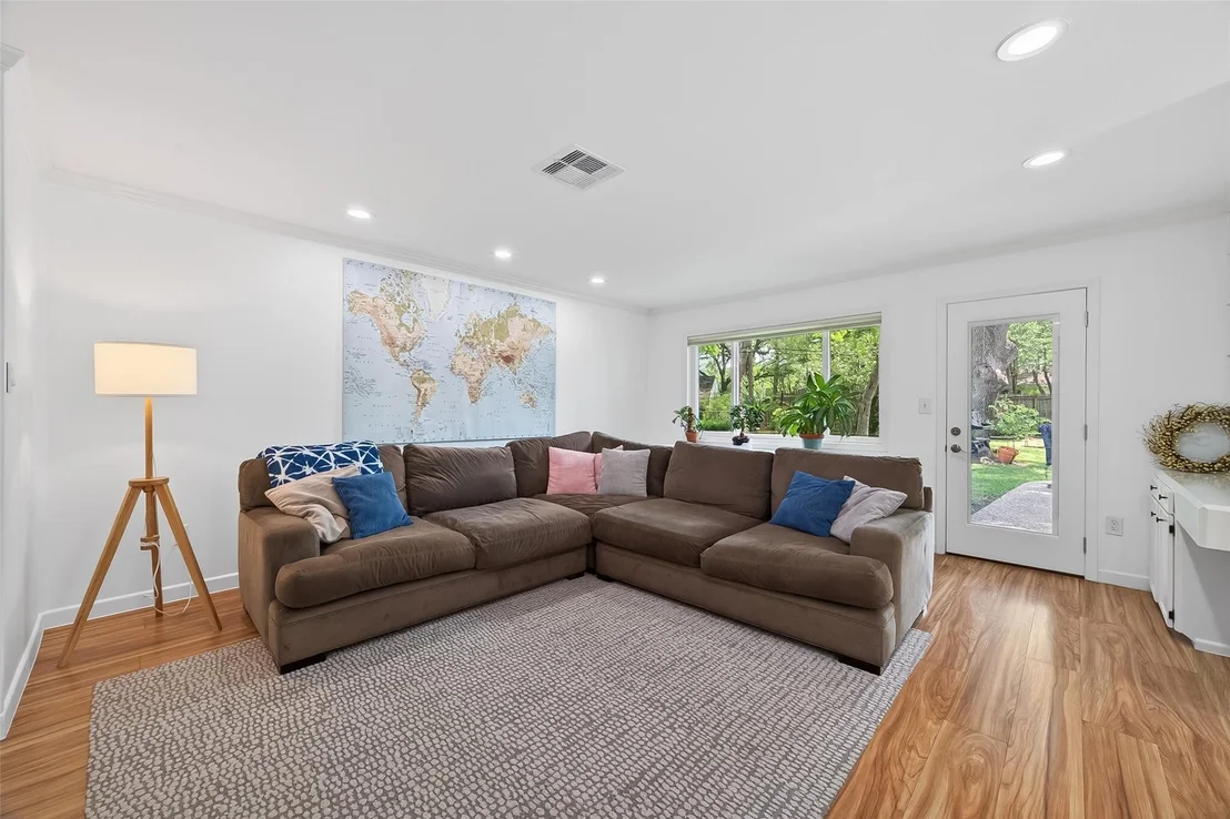 Photo of 5715 Claridge Drive